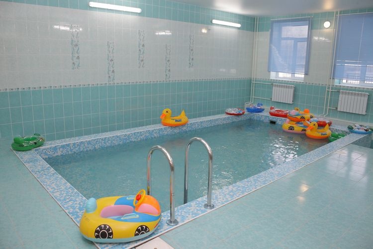 В Новых Ватутинках построен детский сад с бассейном