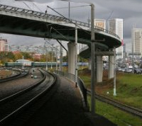 Власти Москвы ищут компанию, которая реконструирует железнодорожный переезд в Щербинке