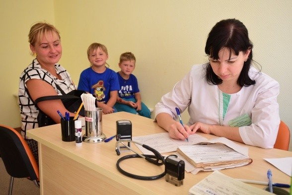 Родители могут получить школьные справки в кабинете Здоровое детство