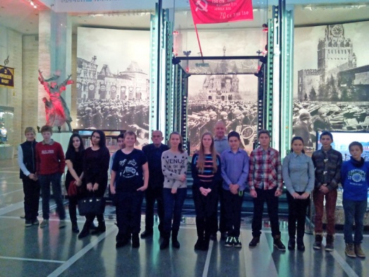Школьники и ветераны поселения Московский посетили Центральный музей Вооруженных сил Российской Федерации