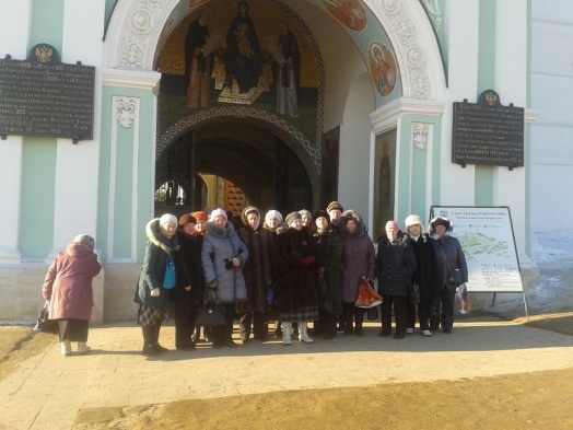 Получателям социальных услуг организовали поездку в Троице-Сергиеву Лавру