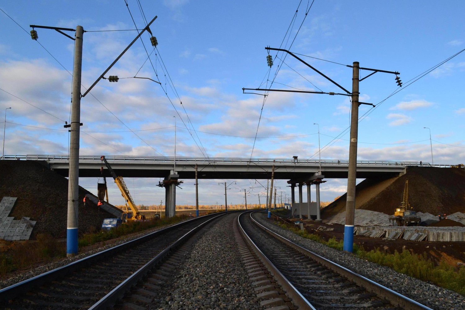 На 80% достроен путепровод через железнодорожные пути Киевского направления в Кокошкине