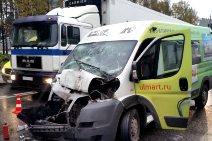 В Новой Москве девять человек пострадали в ДТП на Киевском шоссе