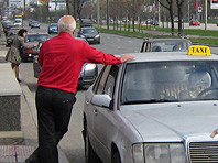 Нелегальные таксисты нашли способ наживаться на владельцах эвакуированных автомобилей